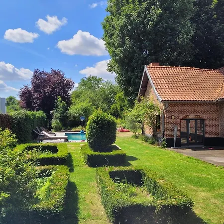 Ferme De Caractere Avec Piscine Et Cheminee